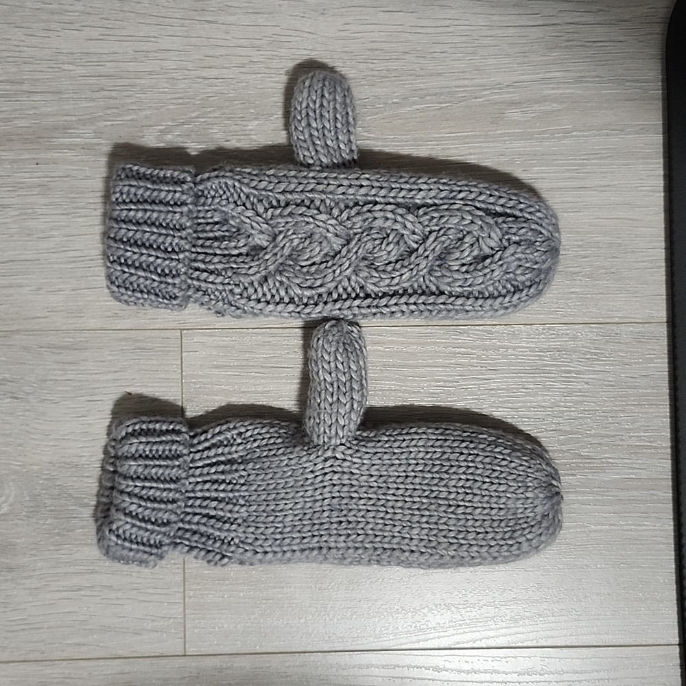 Cable knit wool blend mittens